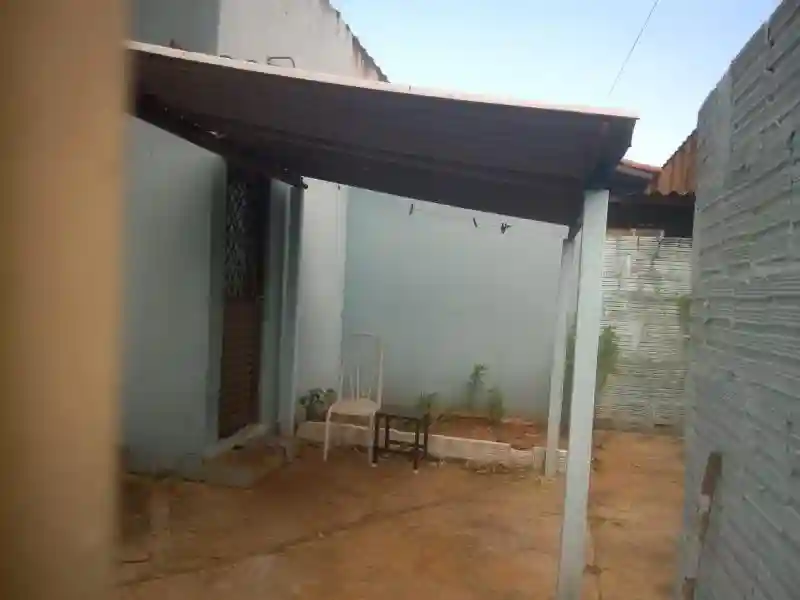 Casa à venda — foto 2 de 3