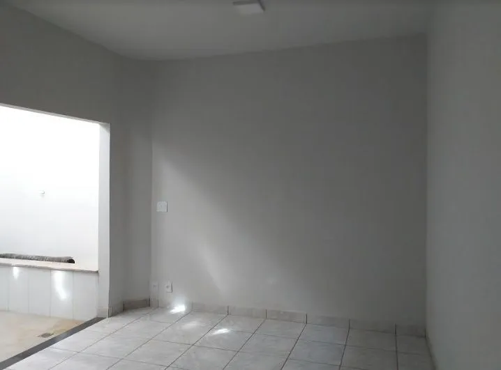Casa à venda — foto 1 de 6