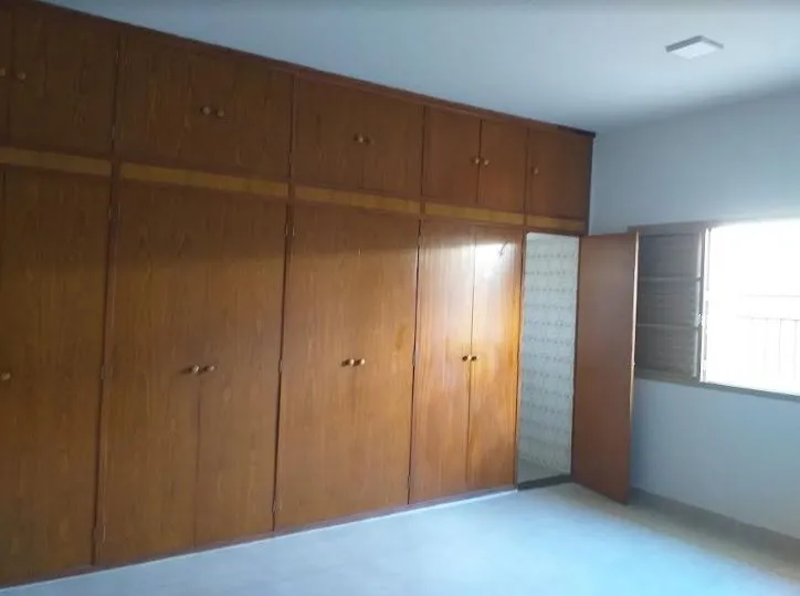 Casa à venda — foto 4 de 6
