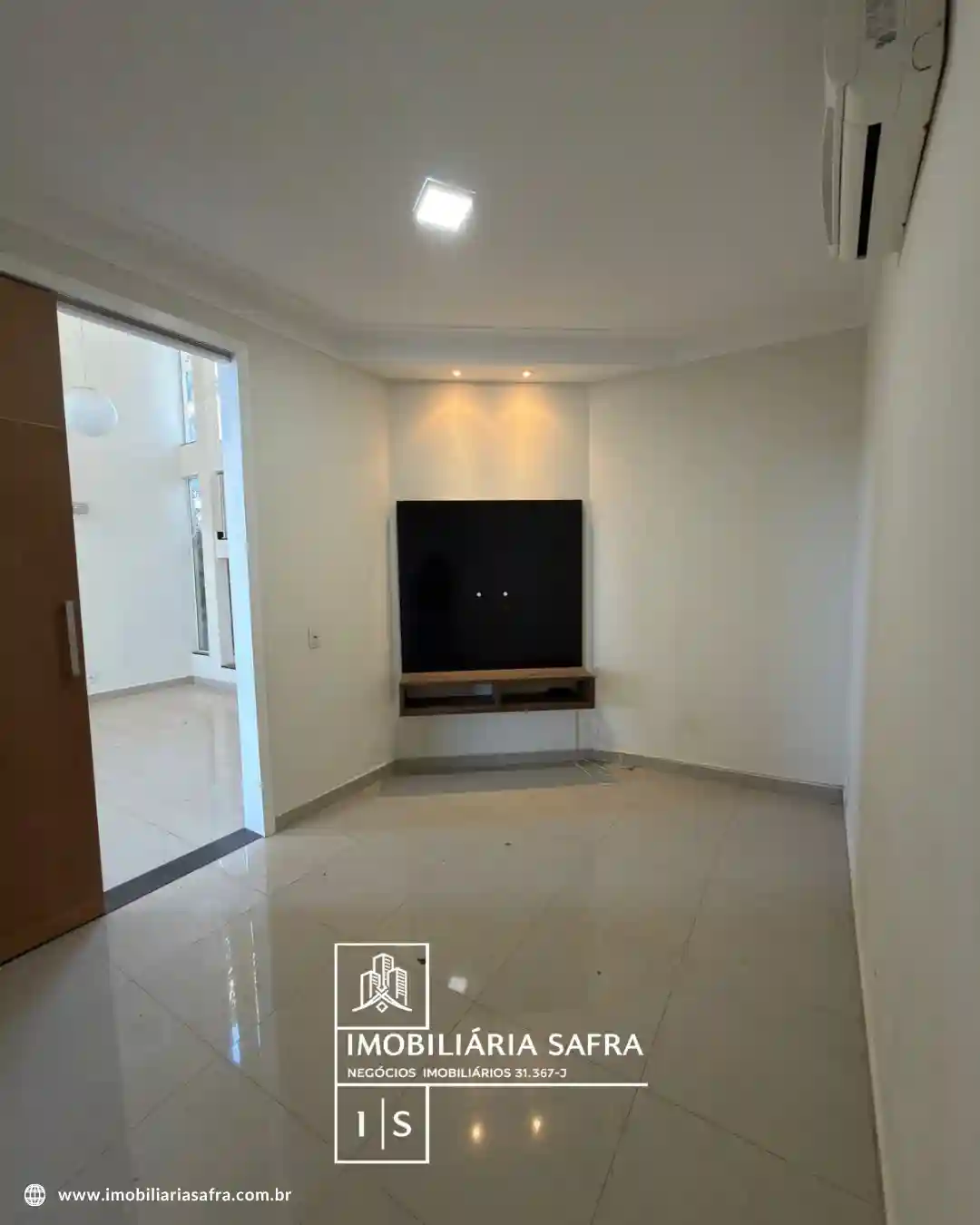 Casa com 4 quartos para aluguel, 275m² — foto 19 de 31