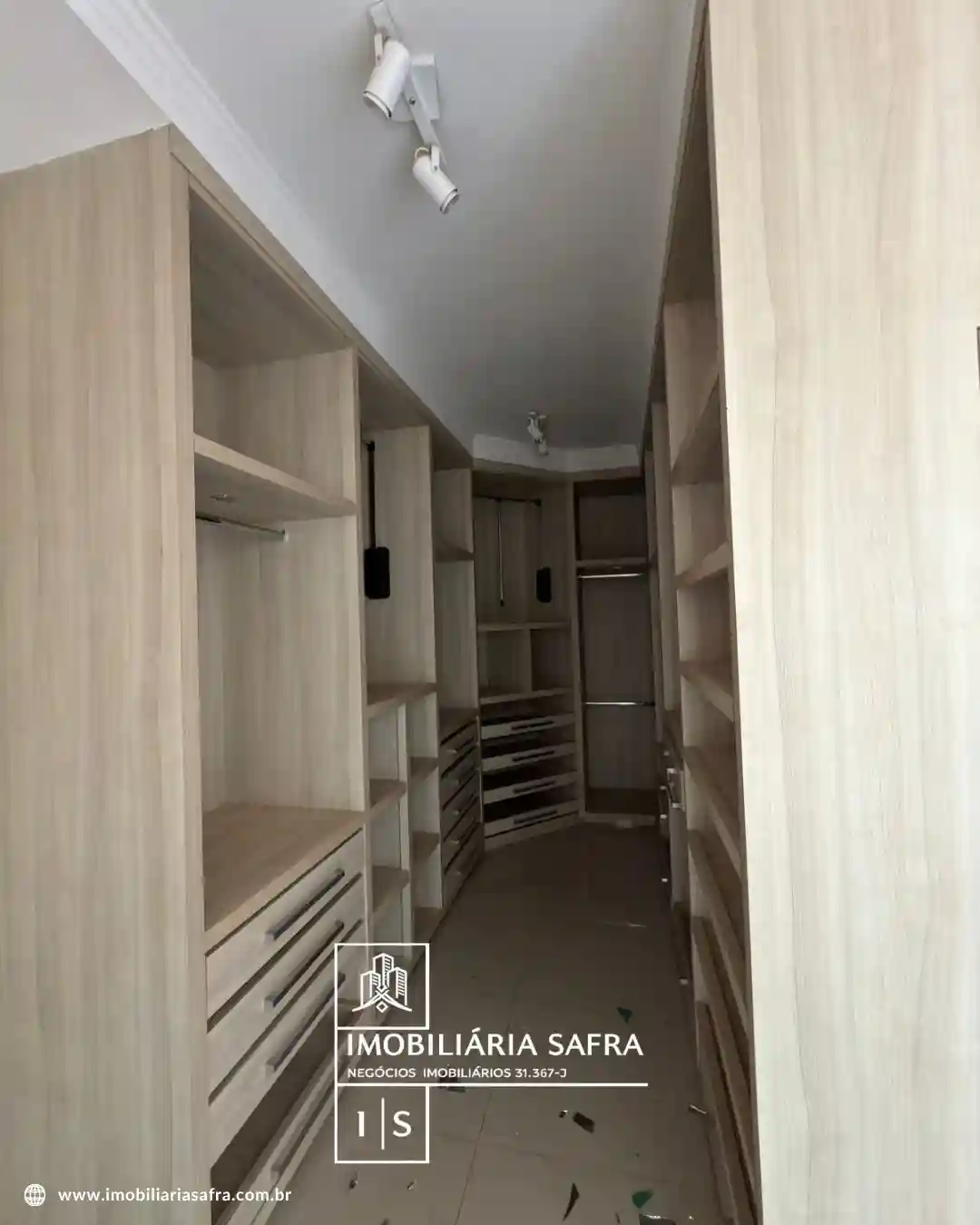 Casa com 4 quartos para aluguel, 275m² — foto 30 de 31