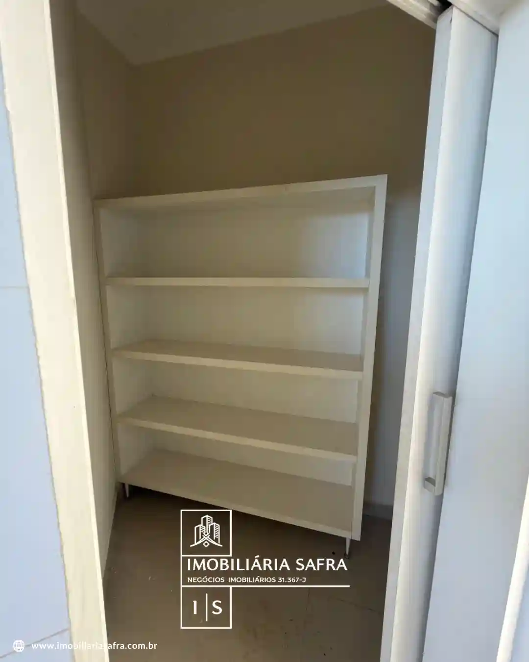 Casa com 4 quartos para aluguel, 275m² — foto 24 de 31