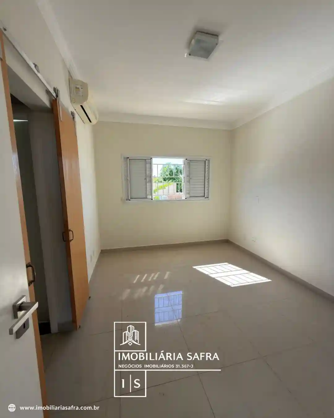 Casa com 4 quartos para aluguel, 275m² — foto 11 de 31