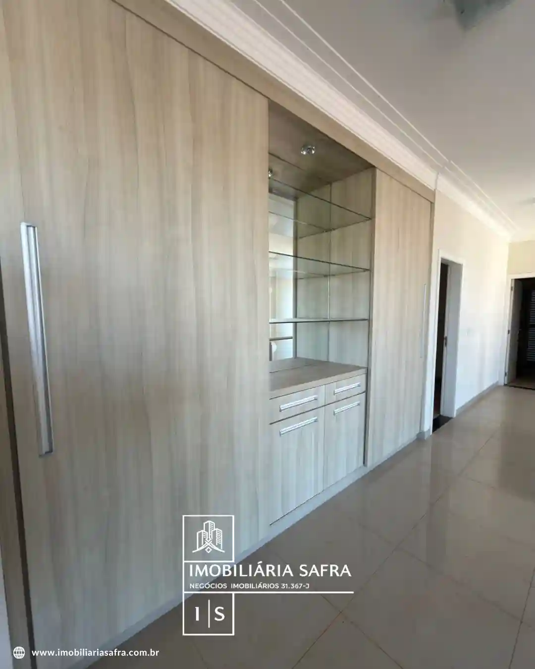 Casa com 4 quartos para aluguel, 275m² — foto 12 de 31