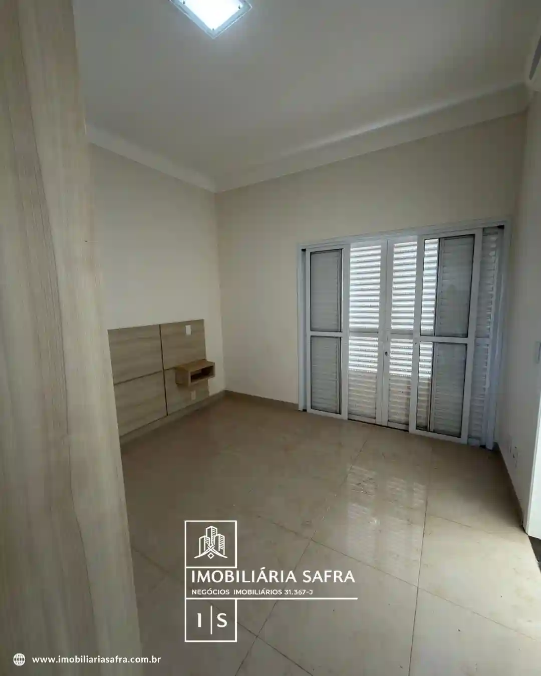 Casa com 4 quartos para aluguel, 275m² — foto 21 de 31