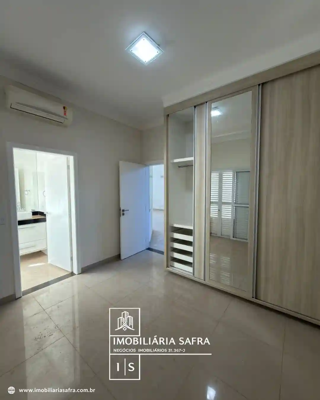 Casa com 4 quartos para aluguel, 275m² — foto 22 de 31