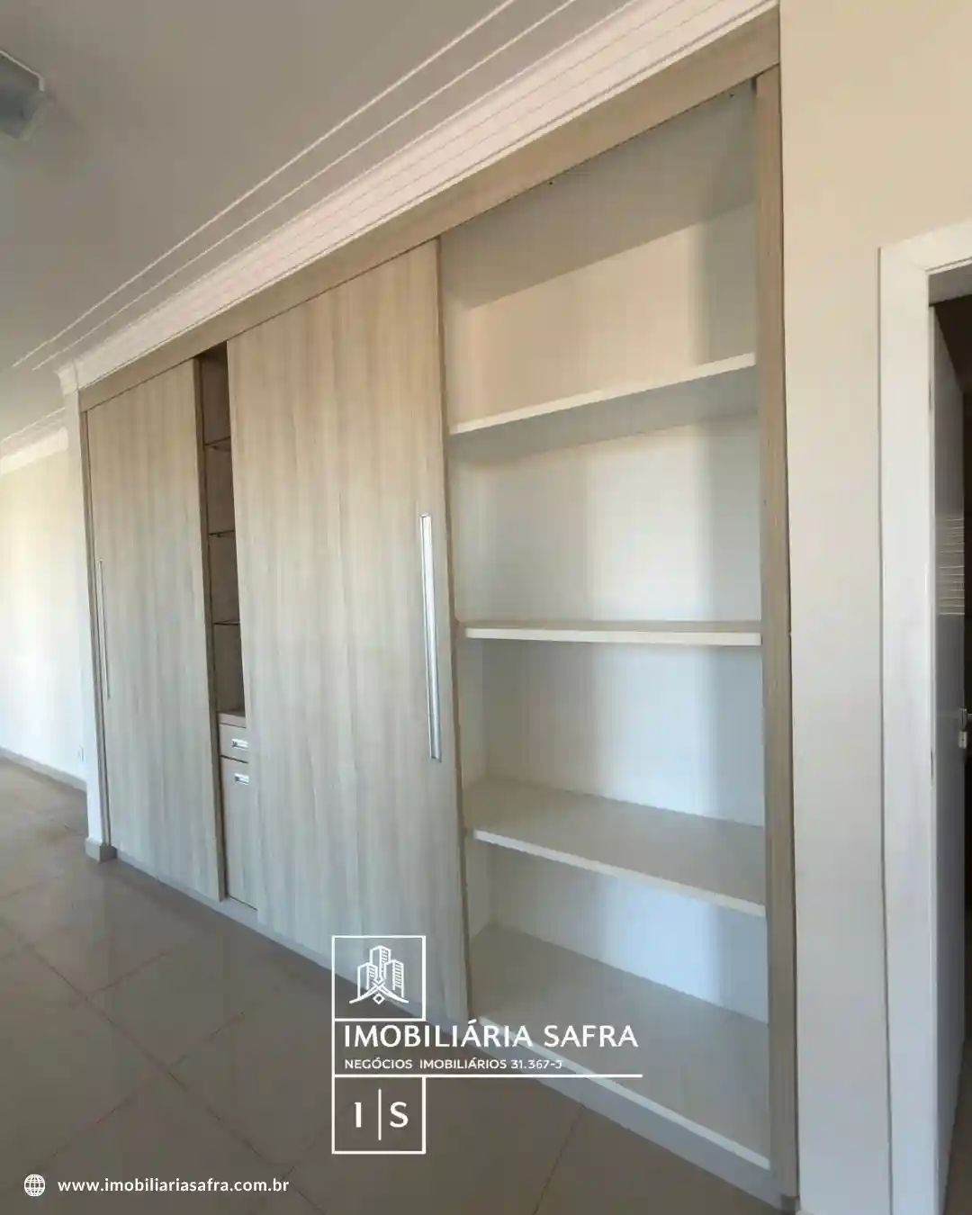 Casa com 4 quartos para aluguel, 275m² — foto 7 de 31
