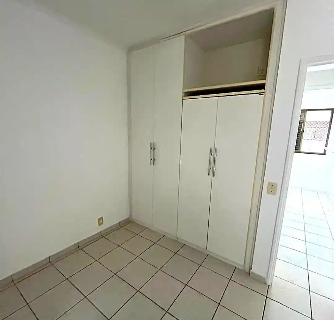 Apartamento com 3 quartos para aluguel, 90m² — foto 8 de 10