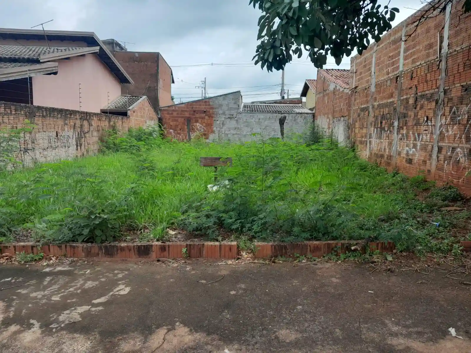 Terreno / Lote / Condomínio  à venda, 200m² — foto 2 de 2