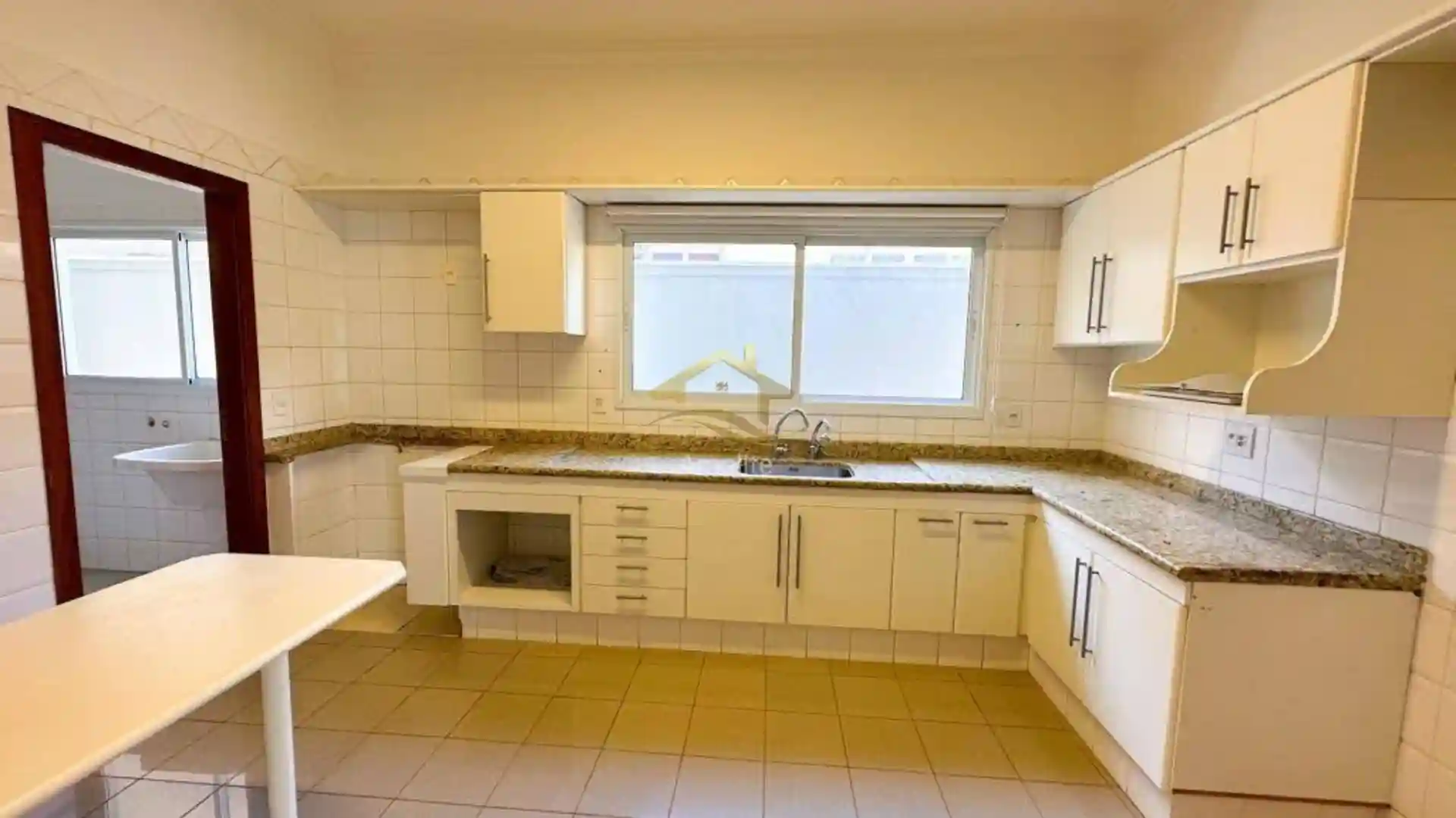 Casa de Condomínio com 3 quartos à venda, 238m² — foto 12 de 32
