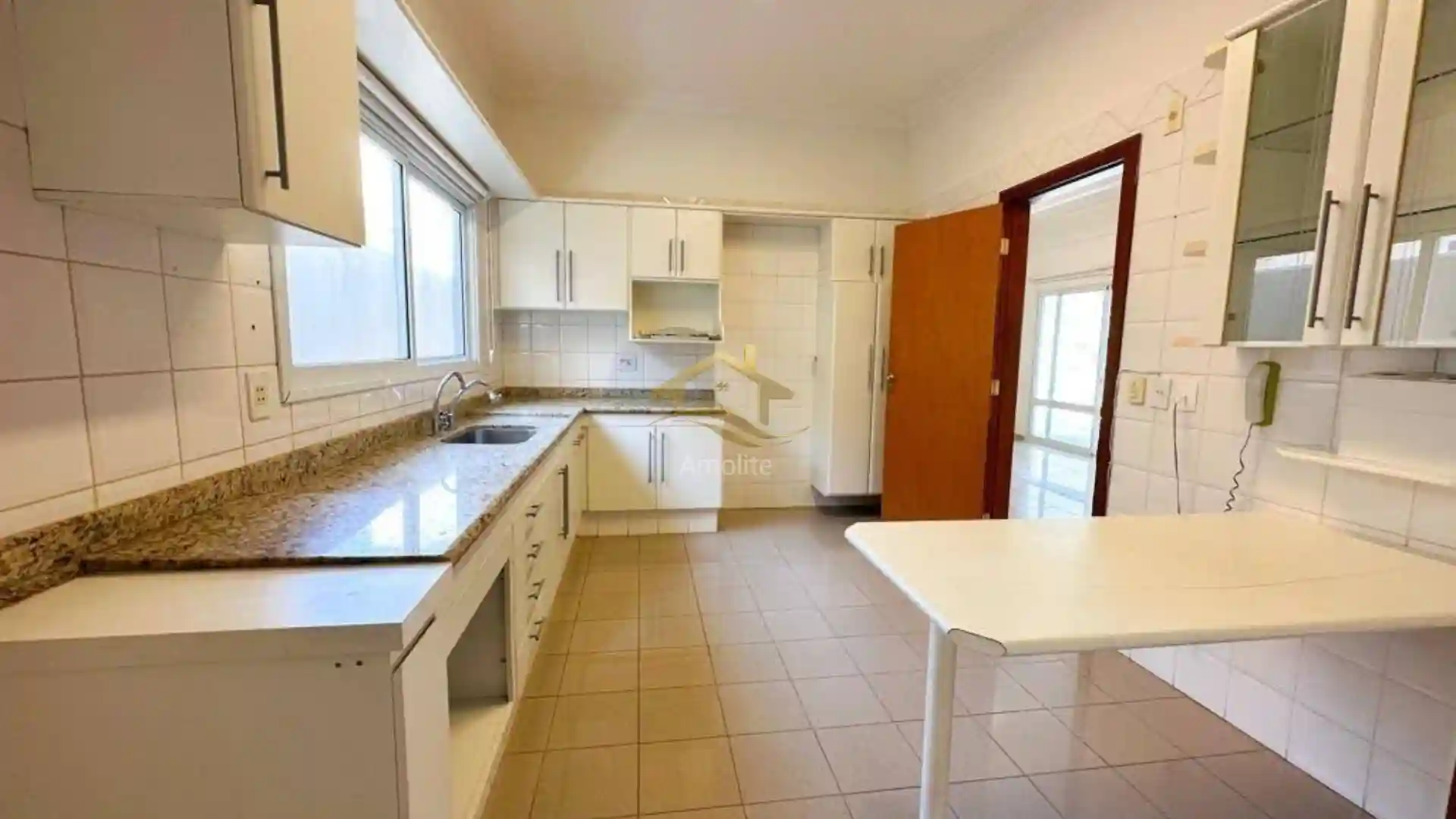 Casa de Condomínio com 3 quartos à venda, 238m² — foto 14 de 32