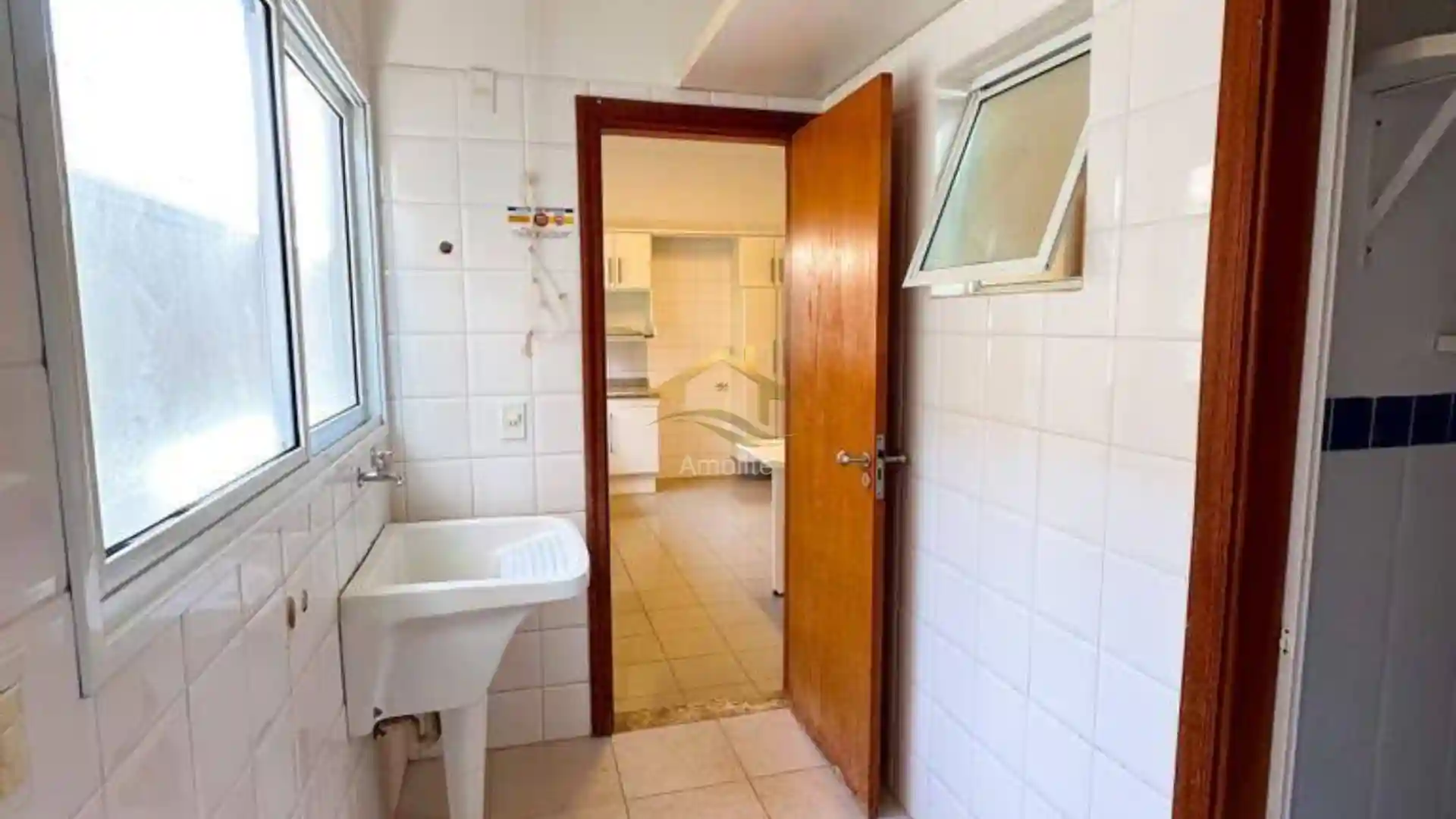 Casa de Condomínio com 3 quartos à venda, 238m² — foto 5 de 32