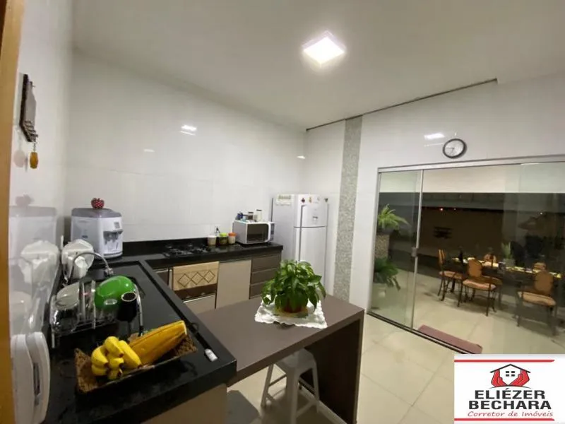 Casa à venda — foto 2 de 2