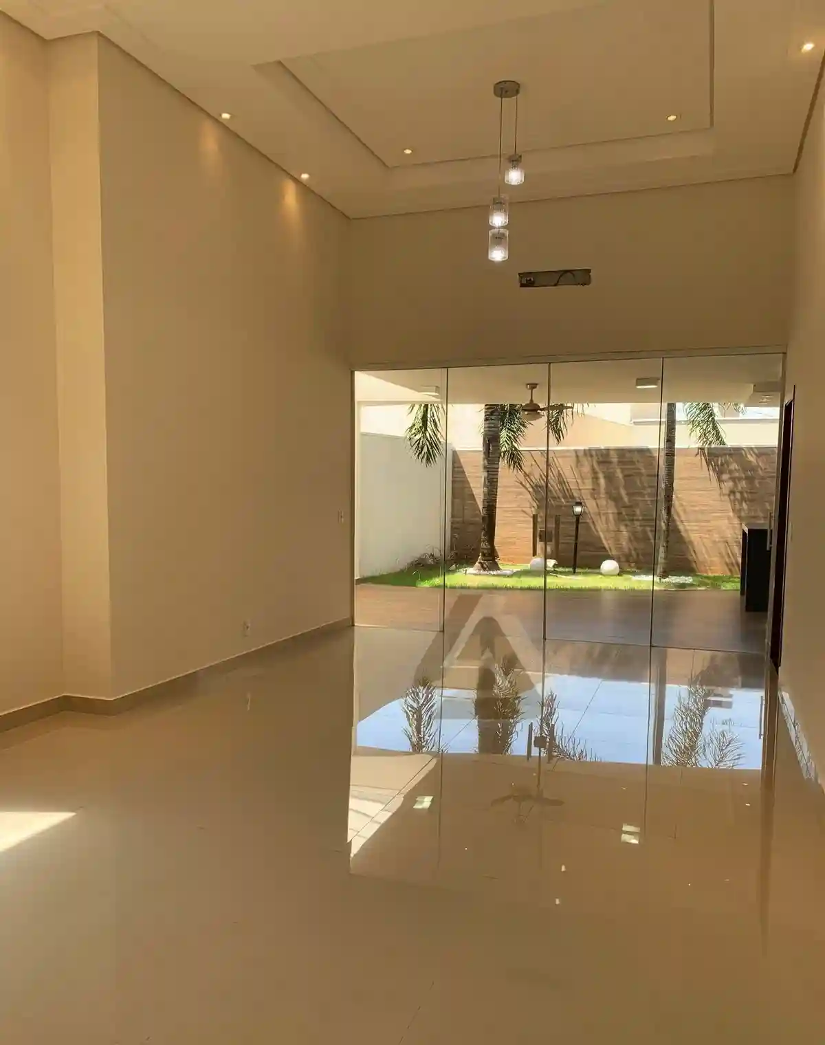 Casa de Condomínio com 3 quartos à venda, 191m² — foto 3 de 8
