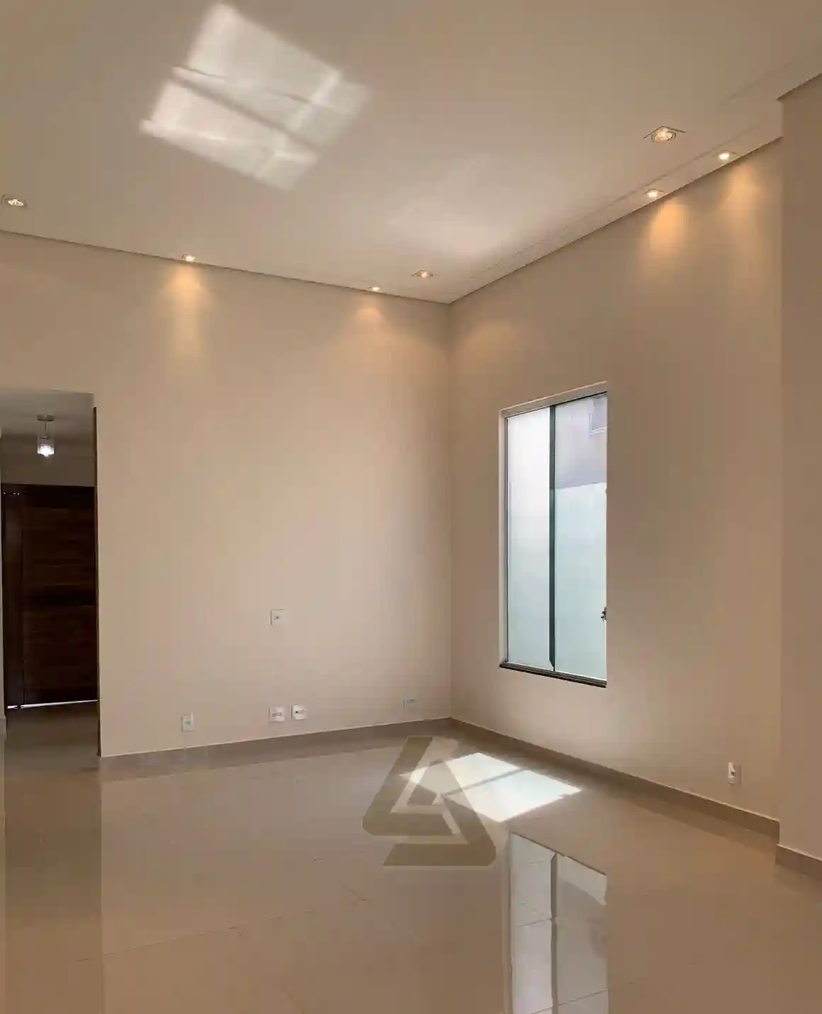 Casa de Condomínio com 3 quartos à venda, 191m² — foto 2 de 8