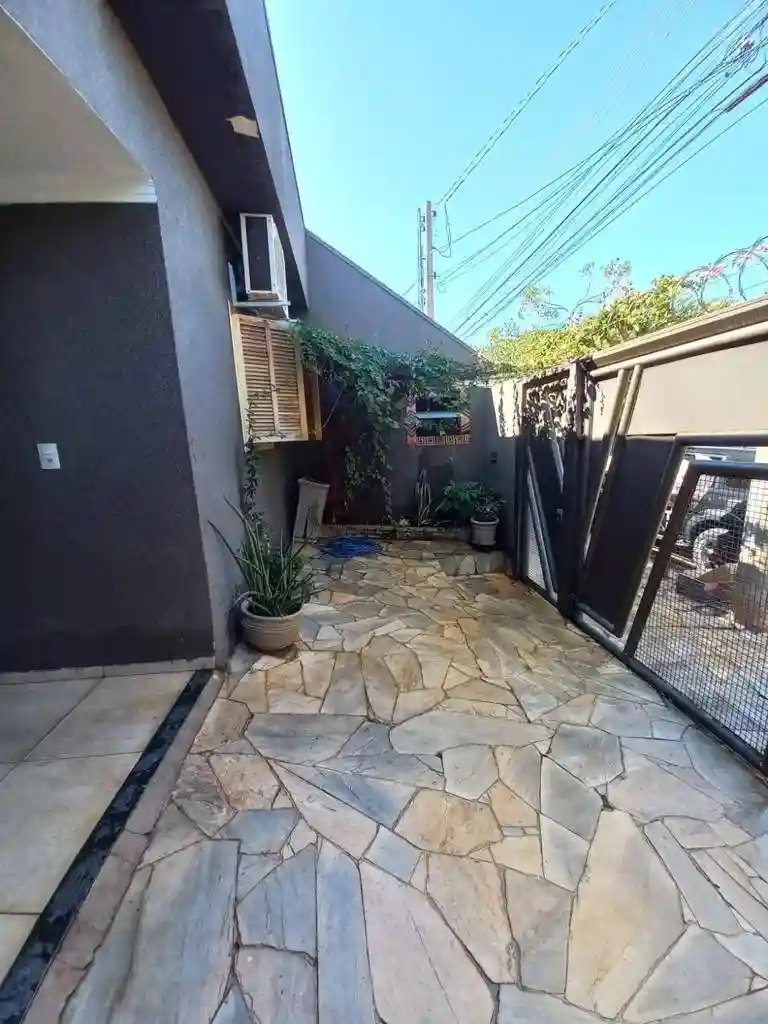 Casa com 3 quartos à venda, 275m² — foto 3 de 23
