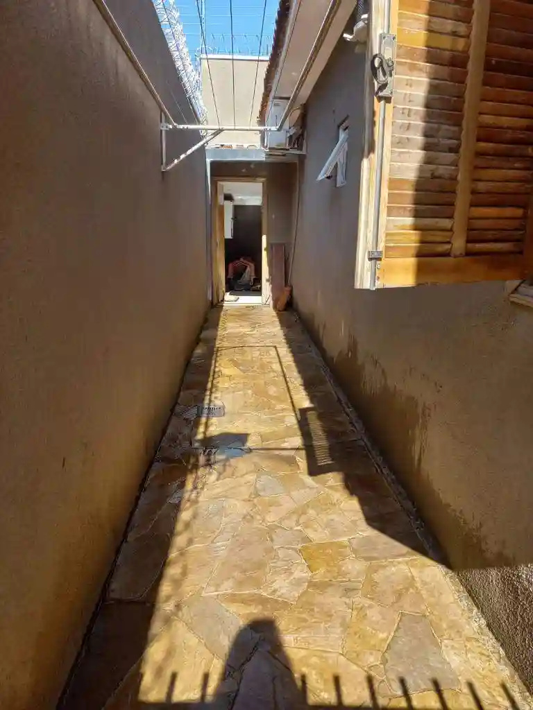 Casa com 3 quartos à venda, 275m² — foto 2 de 23