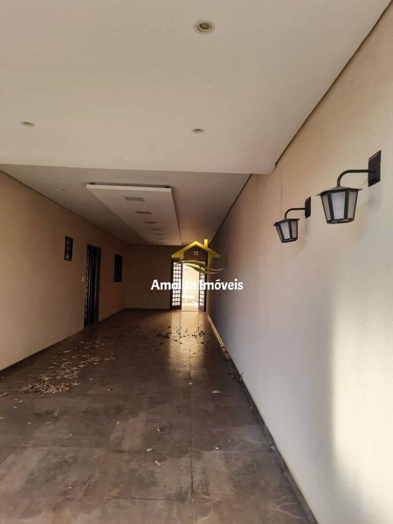 Casa com 3 quartos à venda, 230m² — foto 13 de 15