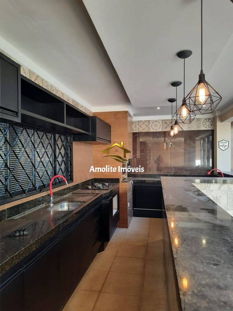 Casa com 3 quartos à venda, 230m² — foto 4 de 15