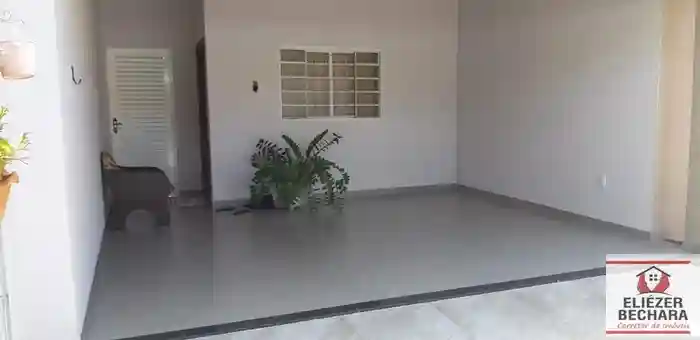Casa com 3 quartos à venda, 100m² — foto 2 de 10