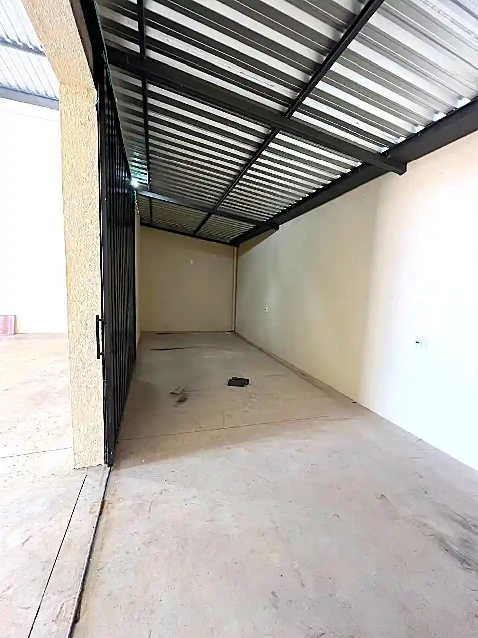 Galpão / Depósito / Armazém  à venda, 200m² — foto 13 de 15