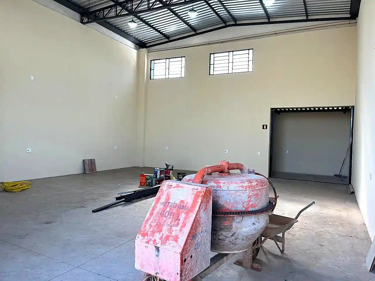 Galpão / Depósito / Armazém  à venda, 200m² — foto 5 de 15