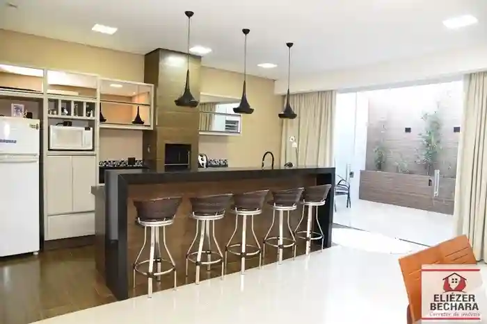 Casa de Condomínio com 3 quartos à venda, 130m² — foto 2 de 21