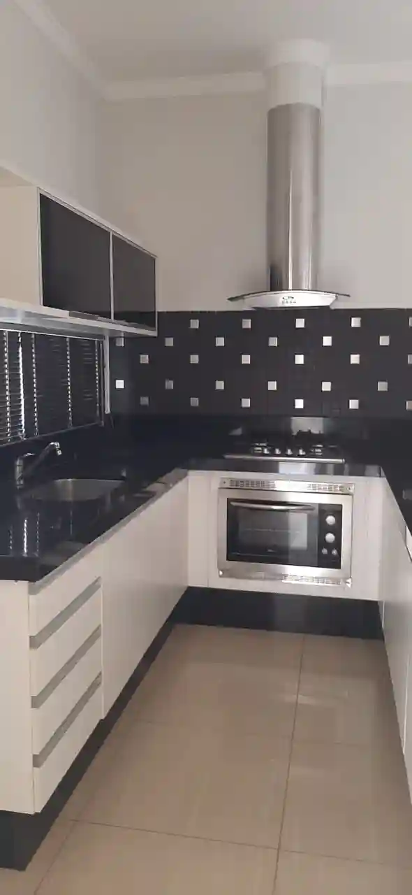 Casa com 3 quartos à venda, 360m² — foto 24 de 31