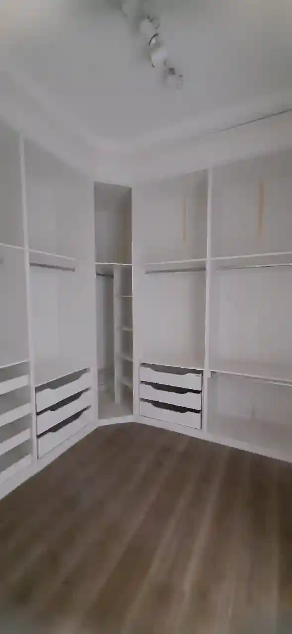 Casa com 3 quartos à venda, 360m² — foto 2 de 31