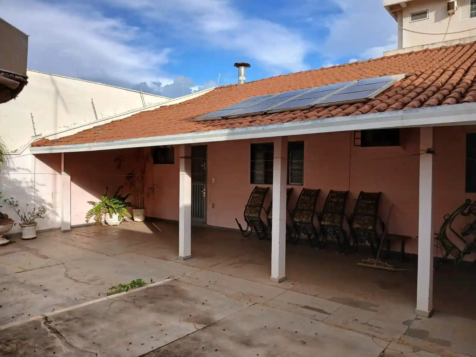 Casa Comercial com 3 quartos à venda, 180m² — foto 1 de 49