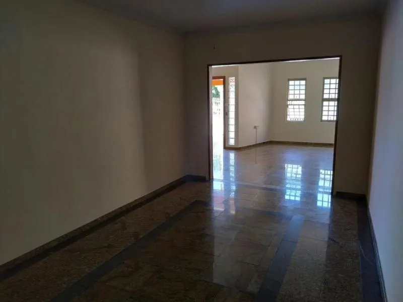 Casa à venda — foto 2 de 21