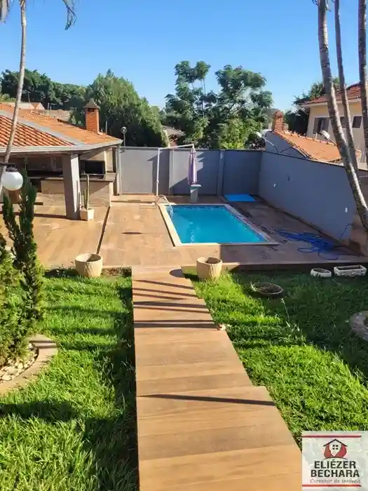 Casa com 3 quartos à venda, 180m² — foto 1 de 42