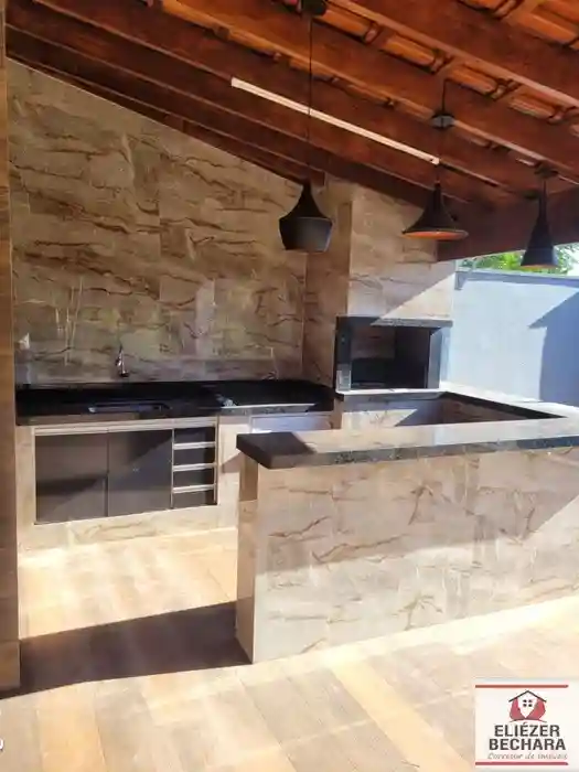 Casa com 3 quartos à venda, 180m² — foto 3 de 42