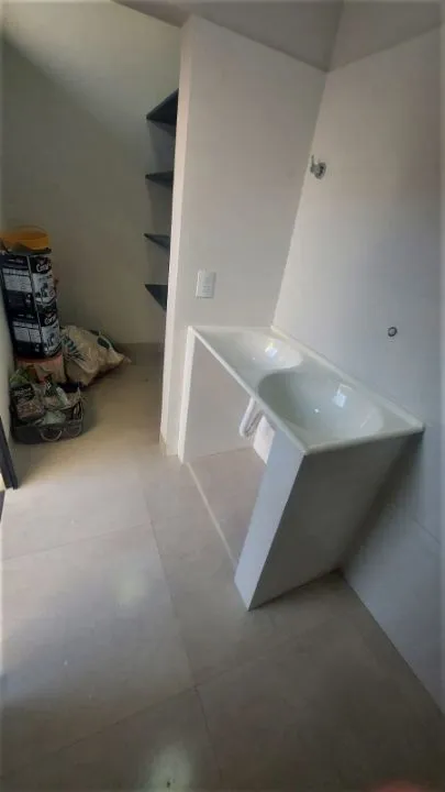 Casa à venda — foto 2 de 5