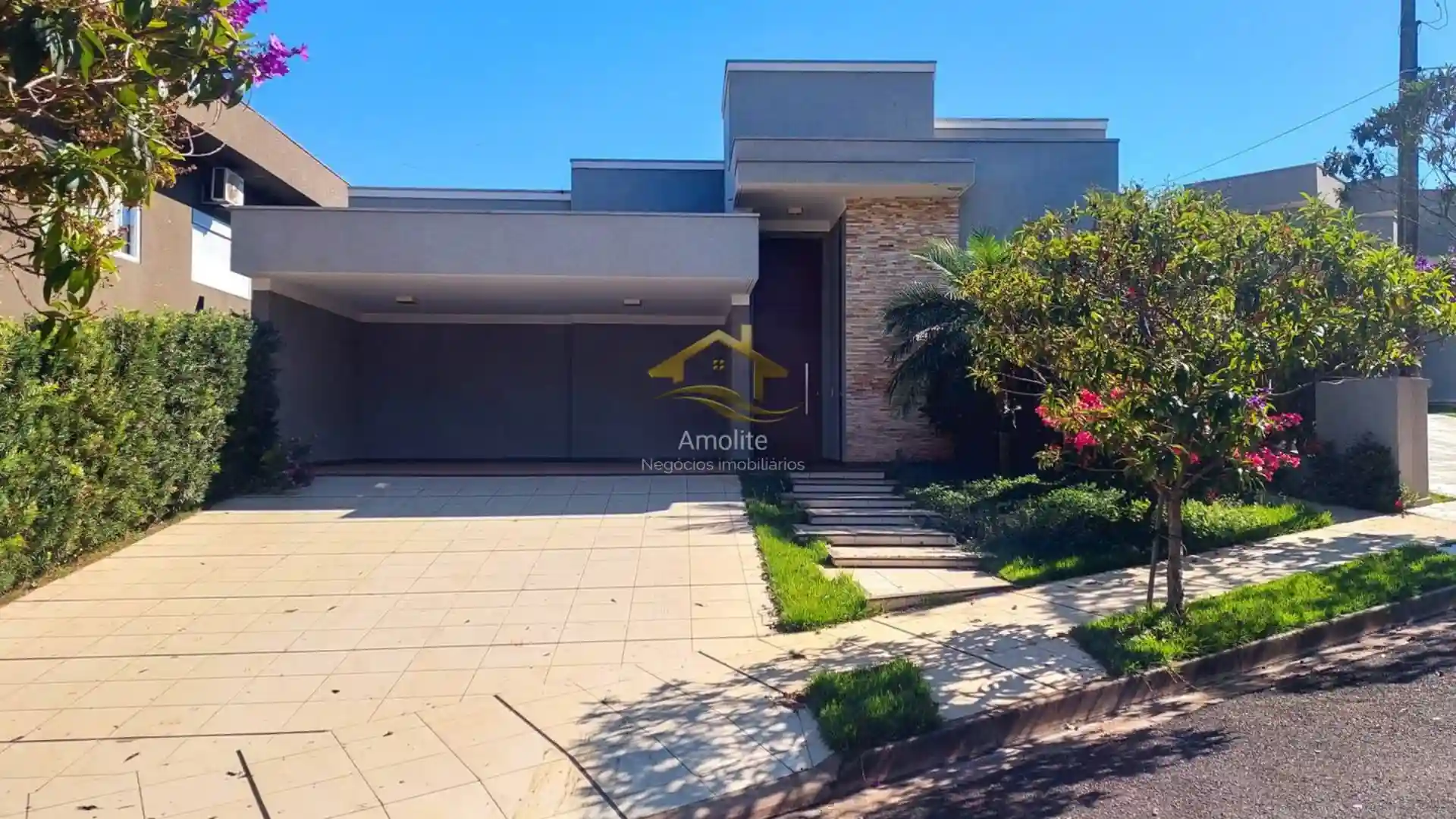 Casa de Condomínio com 3 quartos à venda, 224m² — foto 1 de 38