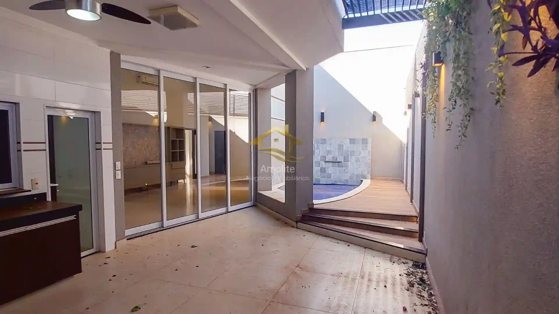 Casa de Condomínio com 3 quartos à venda, 224m² — foto 10 de 38