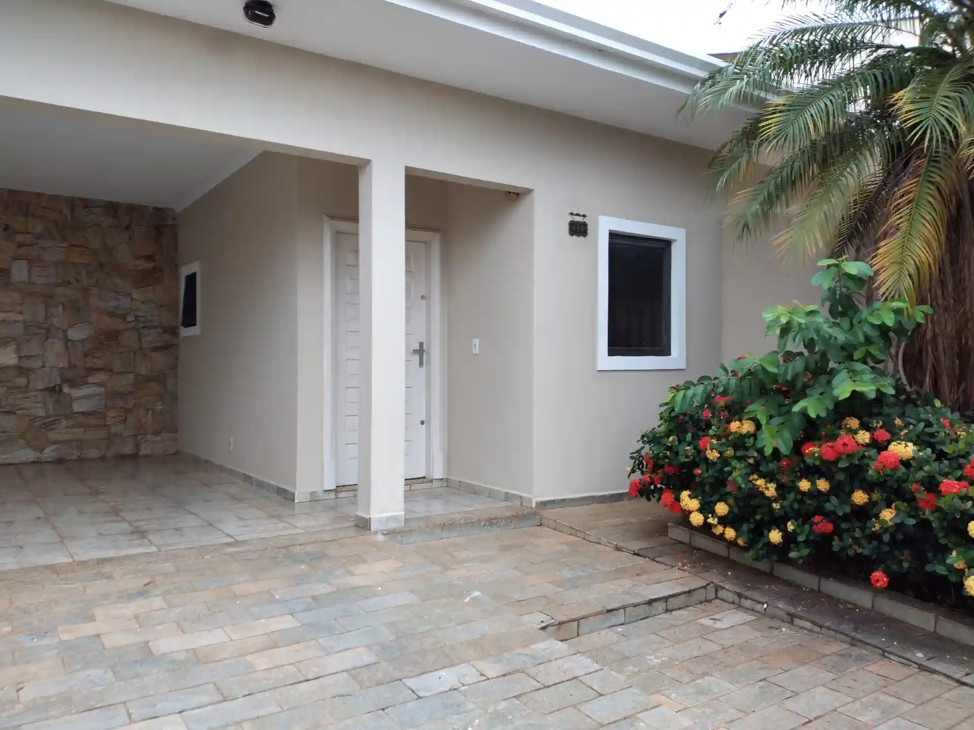 Casa com 3 quartos à venda, 130m² — foto 1 de 30