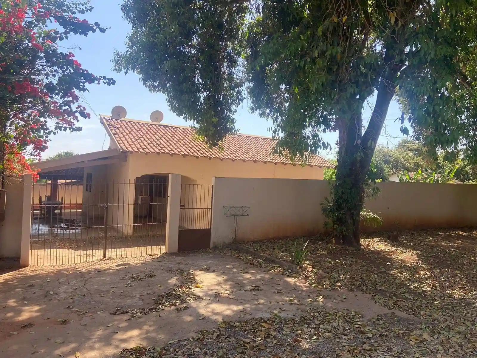 Fazenda / Sítio / Chácara com 3 quartos à venda, 1000m² — foto 1 de 19