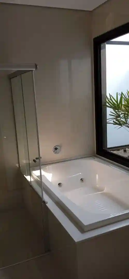 Casa de Condomínio com 3 quartos à venda, 400m² — foto 1 de 13