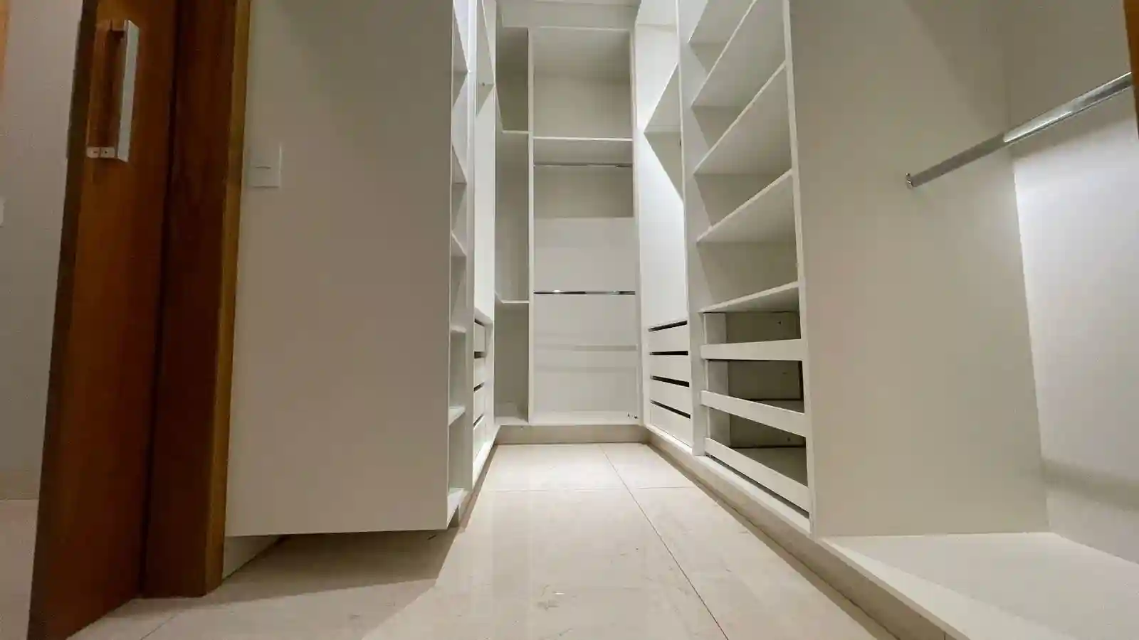 Casa de Condomínio com 3 quartos à venda, 375m² — foto 13 de 15