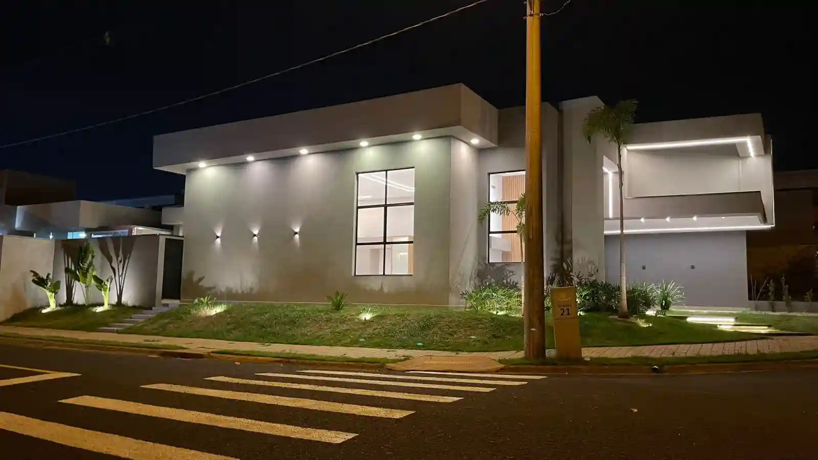 Casa de Condomínio com 3 quartos à venda, 375m² — foto 1 de 15