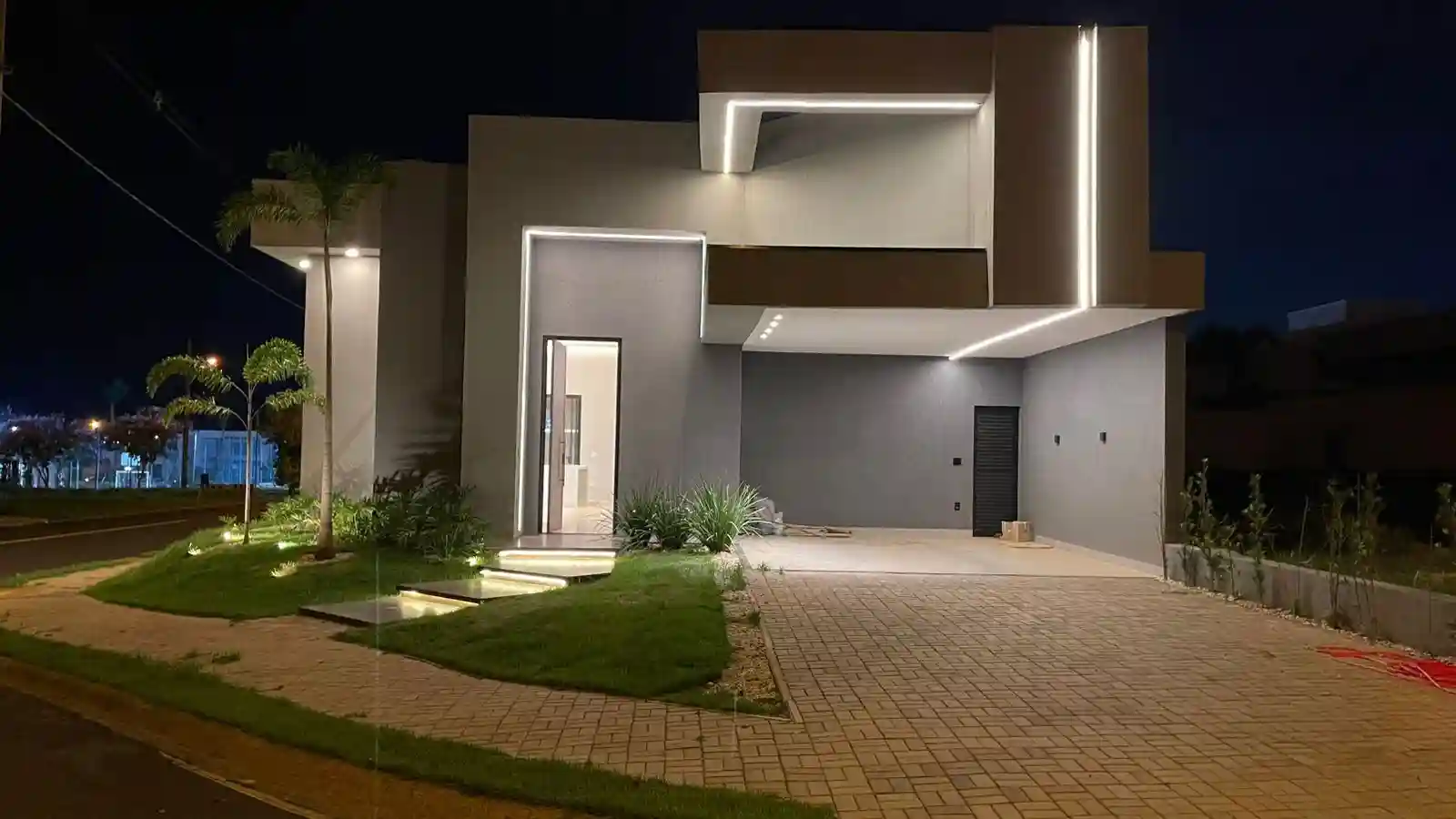 Casa de Condomínio com 3 quartos à venda, 375m² — foto 2 de 15