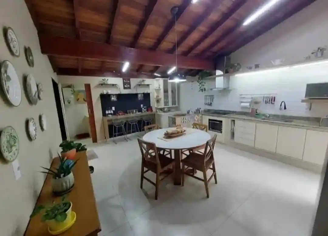 Casa com 3 quartos à venda, 222m² — foto 15 de 20