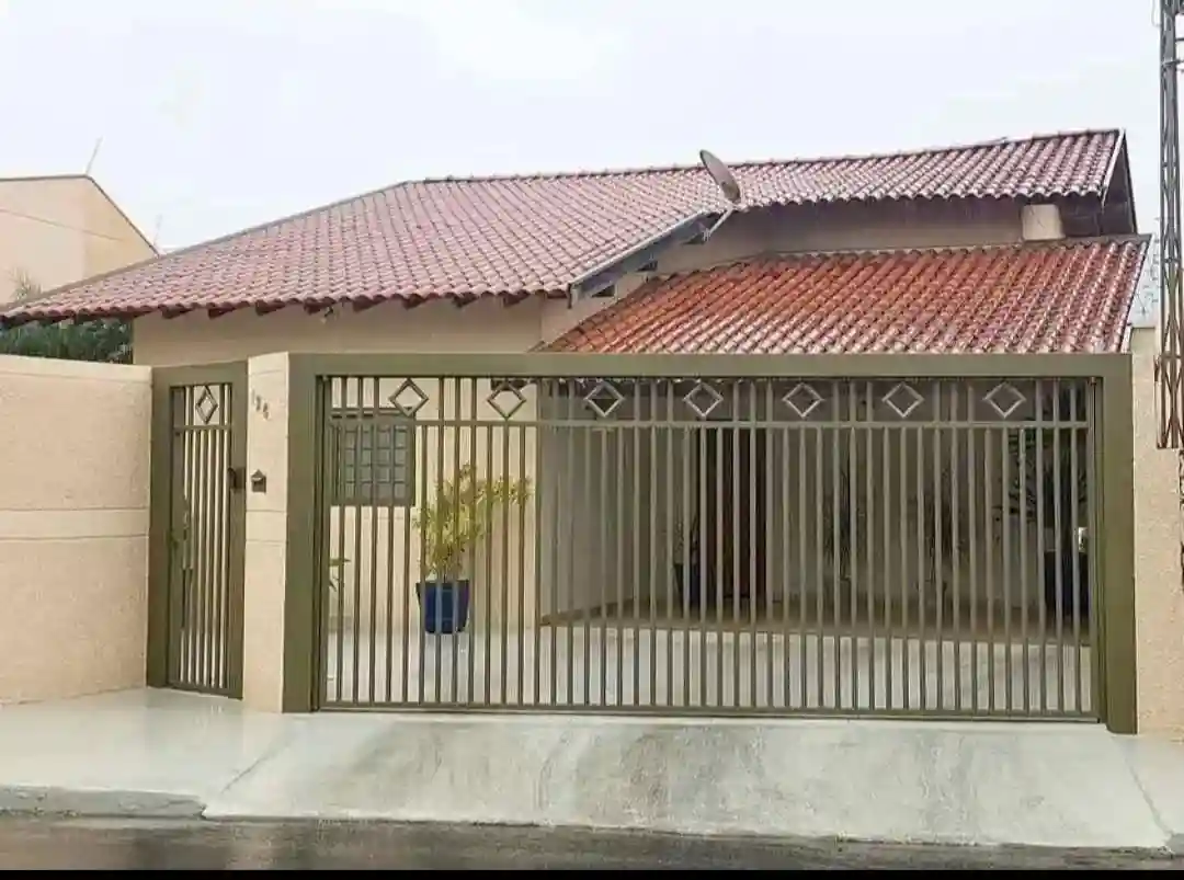 Casa com 3 quartos à venda, 222m² — foto 2 de 20