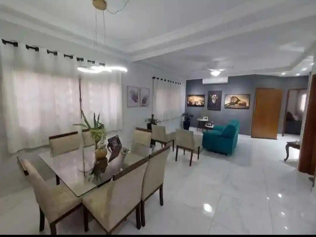 Casa com 3 quartos à venda, 222m² — foto 17 de 20
