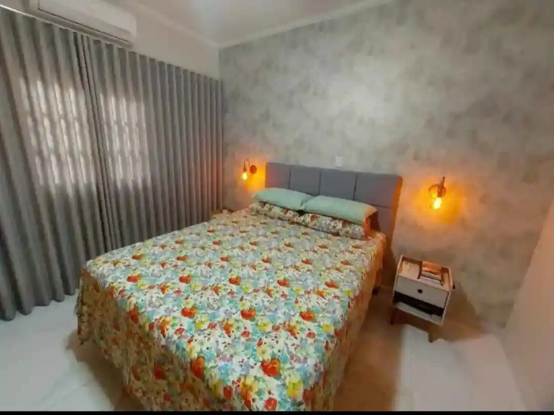 Casa com 3 quartos à venda, 222m² — foto 3 de 20