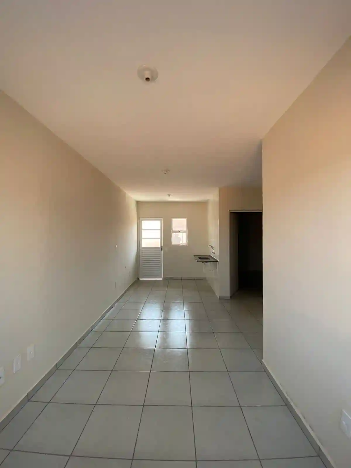 Casa com 2 quartos à venda, 47m² — foto 2 de 12