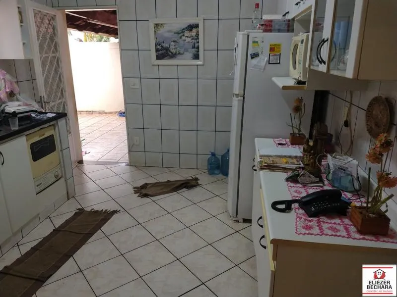 Casa à venda — foto 5 de 8
