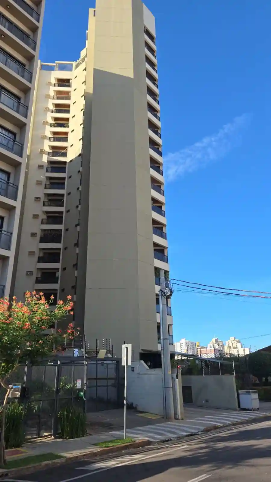 Apartamento com 3 quartos à venda, 132m² — foto 1 de 26