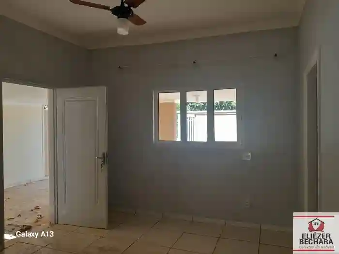 Casa com 3 quartos à venda, 150m² — foto 1 de 13